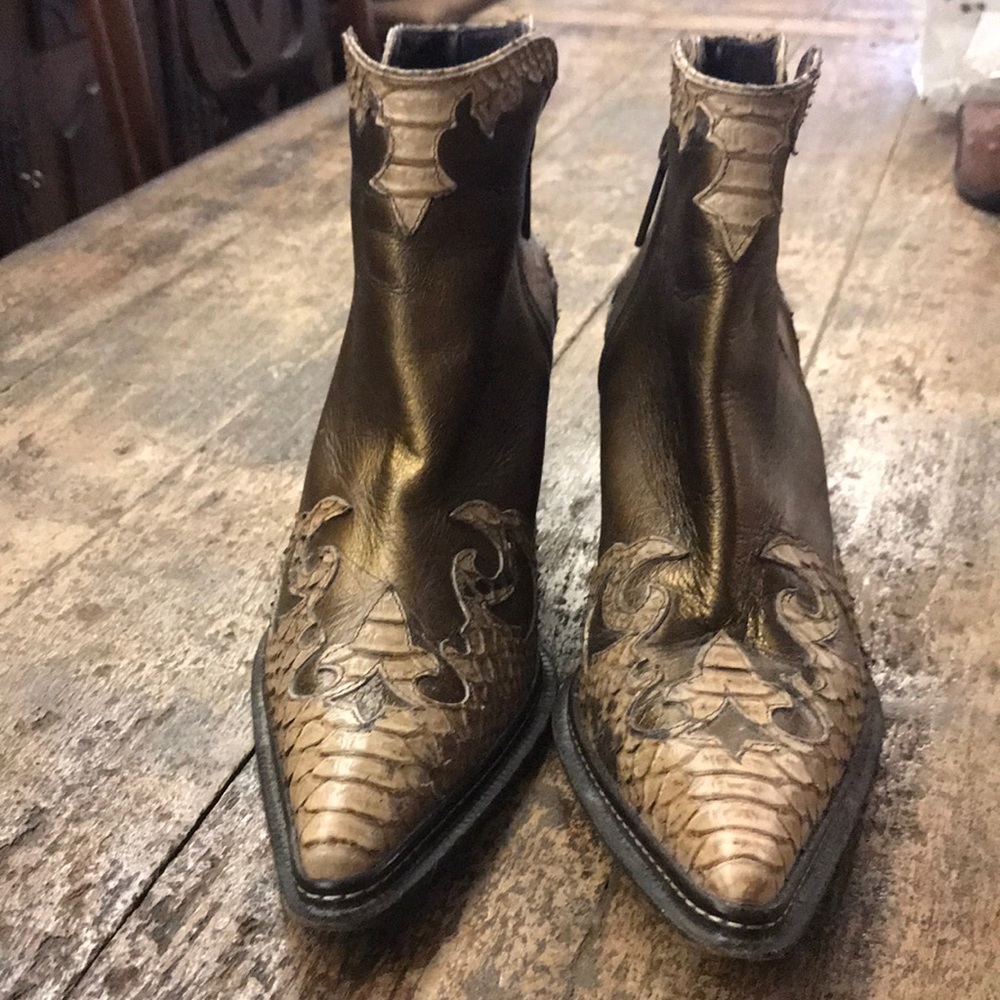 Donald J Pliner Western Couture Collection Boots